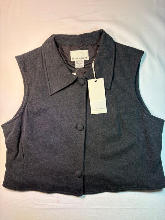Derek Andrew Jackets & Blazers - NWT Derek Andrew Vest size Large made in Macau Cotton and Polyester 100%‎